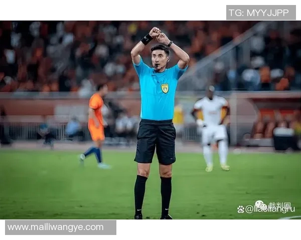 VAR技术再引争议,裁判判罚惹怒教练